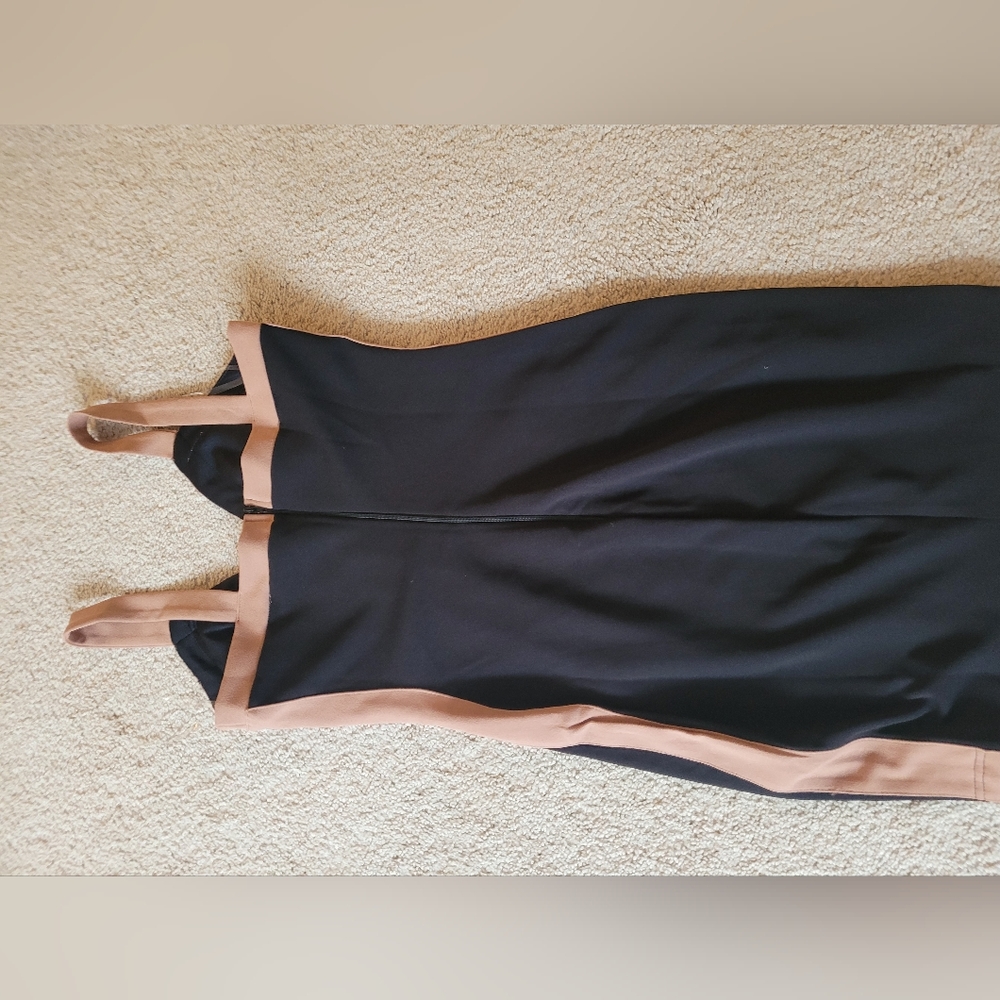 Dress - Picture 3 of 4